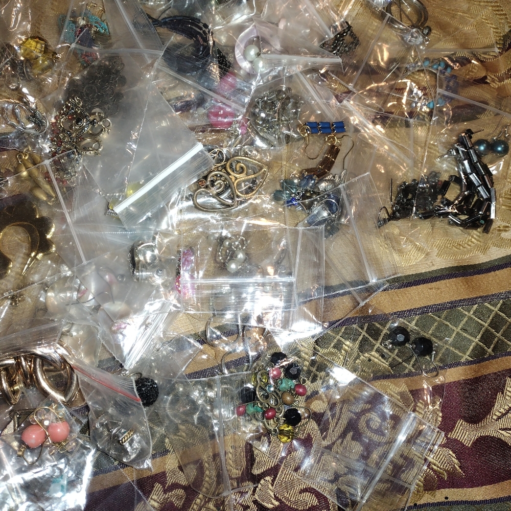 Earring Bundle - Picture 2 of 6